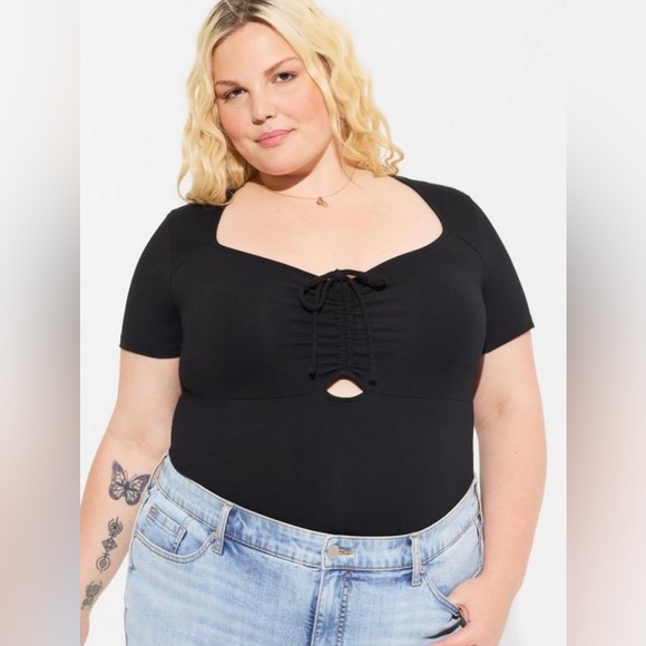 New WithTag Torrid Foxy Keyhole Sweetheart Tie Top - Picture 1 of 3